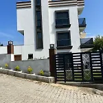 Seferihisarda Tam Muestakil 5 Odali Turizm Konutu 塞费里希萨尔