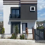 度假居 Seferihisarda Tam Muestakil 5 Odali Turizm Konutu