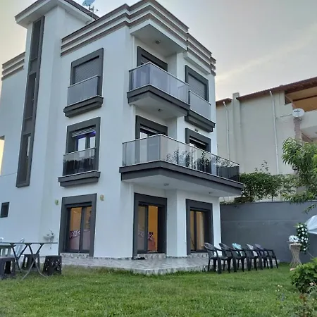 度假居 Seferihisarda Tam Muestakil 5 Odali Turizm Konutu 塞费里希萨尔