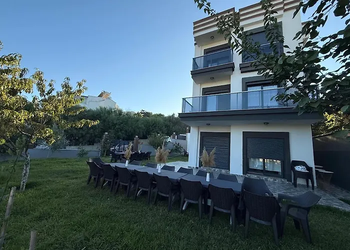 Seferihisarda Tam Muestakil 5 Odali Turizm Konutu 度假居