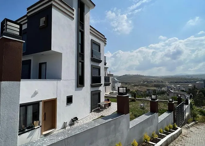 度假居 Seferihisarda Tam Muestakil 5 Odali Turizm Konutu
